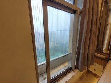 Room in 1 BHK Apartment at Hiranandani Estate Solitaire C, Ghodbunder Road – for Rent