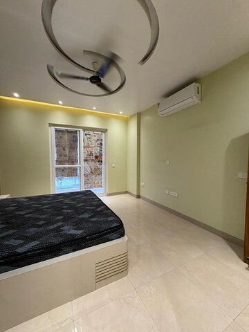 Bedroom in 3.5 BHK Apartment at Shalimar Belvedere Court, Gomti Nagar – for Rent