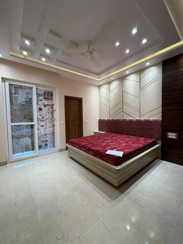 Bedroom in 3.5 BHK Apartment at Shalimar Belvedere Court, Gomti Nagar – for Rent
