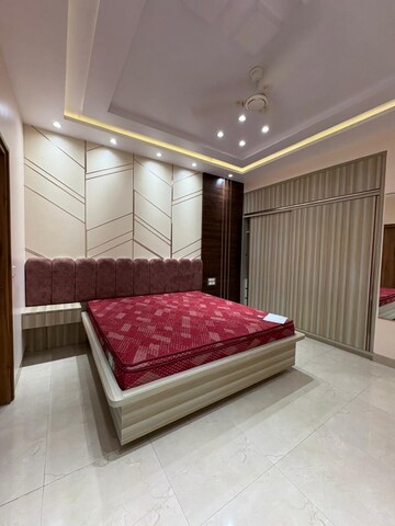 Bedroom in 3.5 BHK Apartment at Shalimar Belvedere Court, Gomti Nagar – for Rent