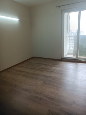 Room in 4 BHK Apartment at Lotus Panache, Sector 110 – for Rent