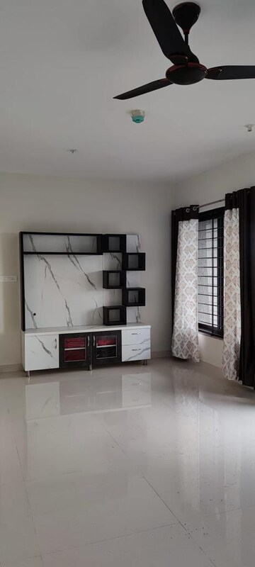 Room in 2 BHK Apartment at Kumar Prospera Hadapsar, Hadapsar – for Rent