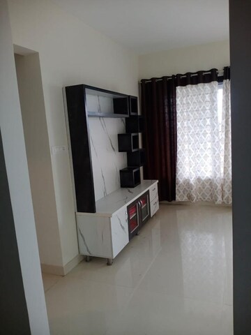 Room in 2 BHK Apartment at Kumar Prospera Hadapsar, Hadapsar – for Rent