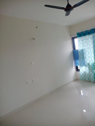 Room in 2 BHK Apartment at Kumar Prospera Hadapsar, Hadapsar – for Rent