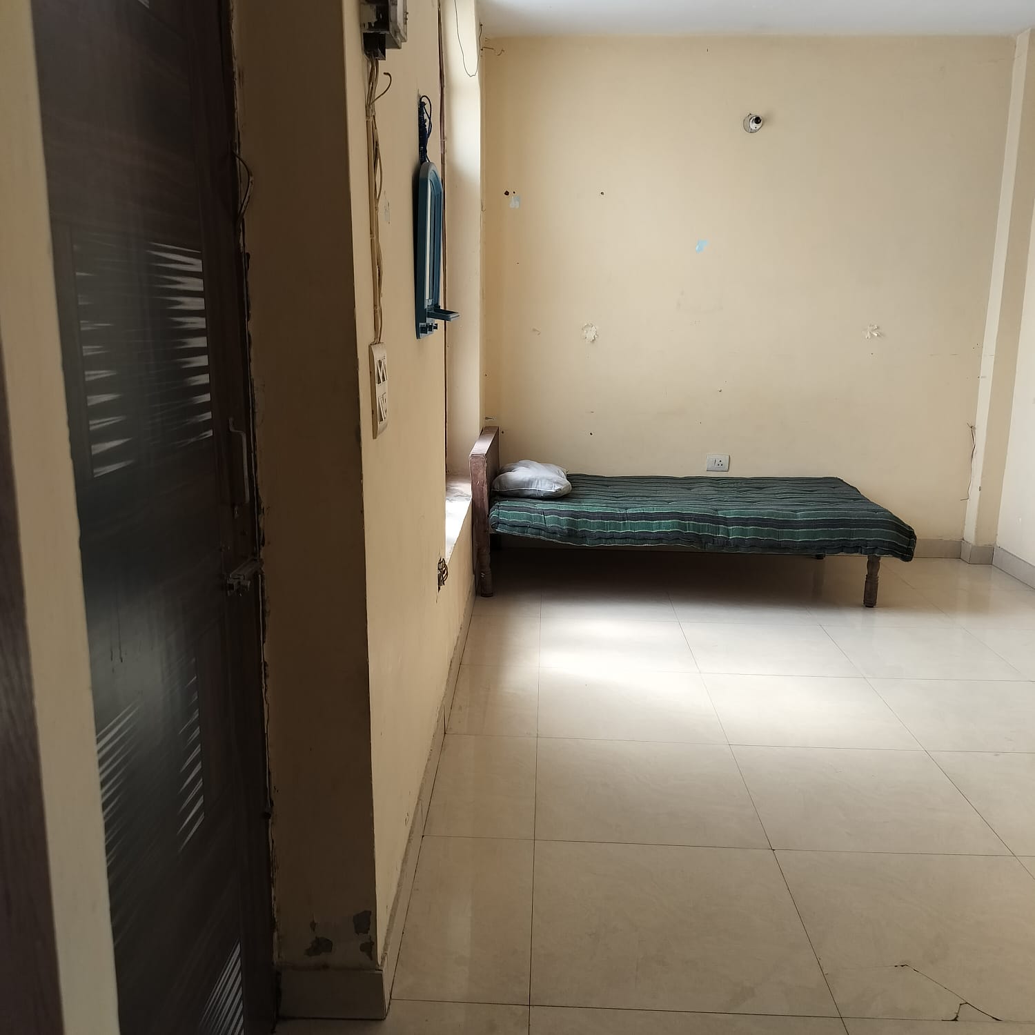 2.5 BHK 1300 Sq.Ft. Apartment in RWA Apartments Sector 71