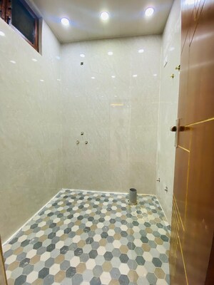 Master Bedroom in 3 BHK Builder Floor at Shivkripa Orchid Gyan Khand, Gyan Khand I – for Sale