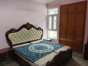 Bedroom in 2.5 BHK Builder Floor at Auram Floor, South City 2 – for Sale