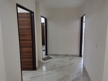 Room in 3 BHK Builder Floor at Saket – for Rent