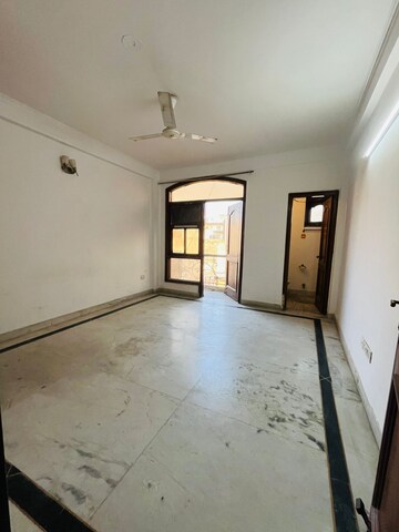 Room in 3 BHK Builder Floor at Saket – for Rent