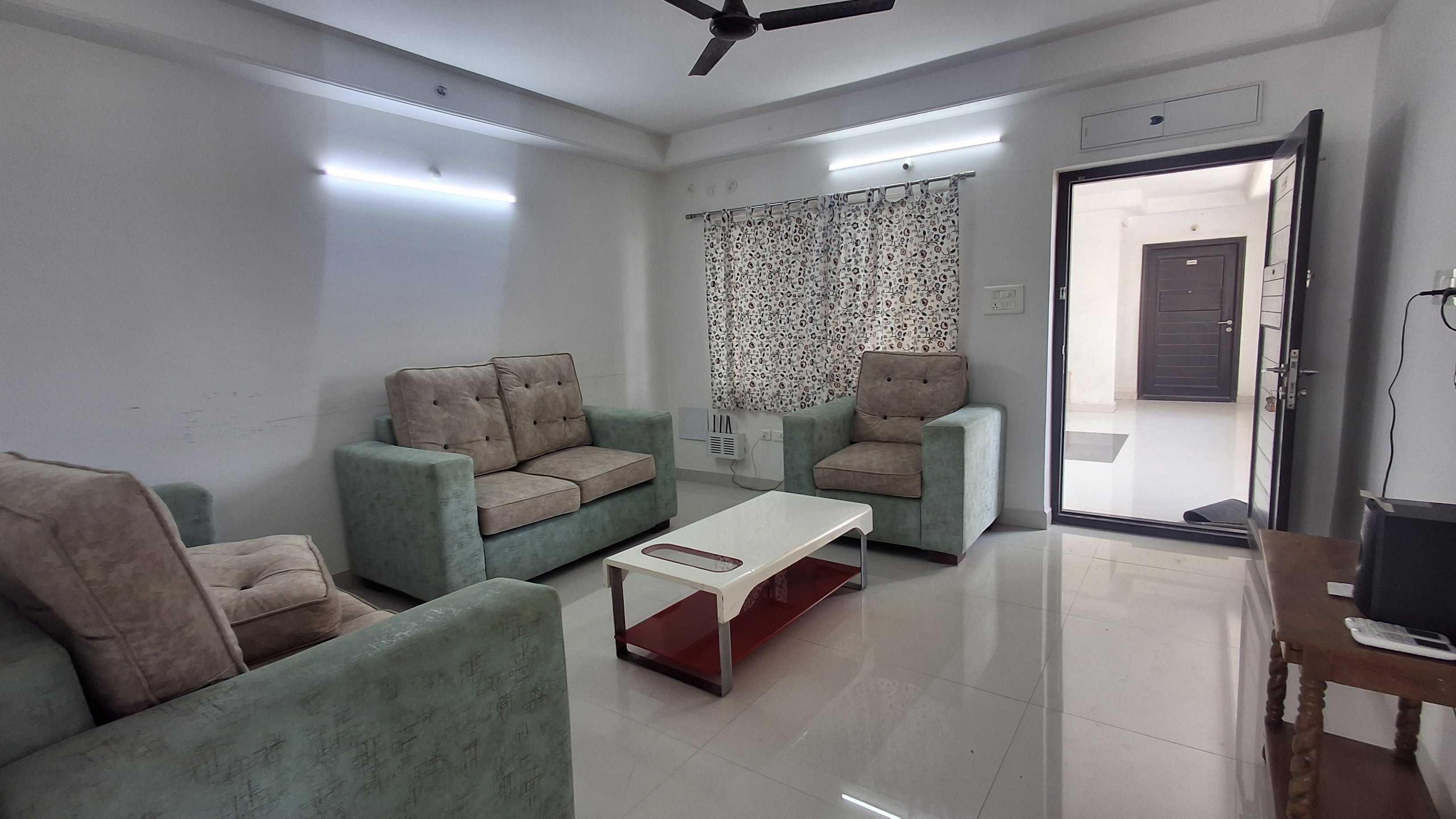3 BHK + Pooja Room,Servant Room,Study Room Apartment For Rent in Movie Towers