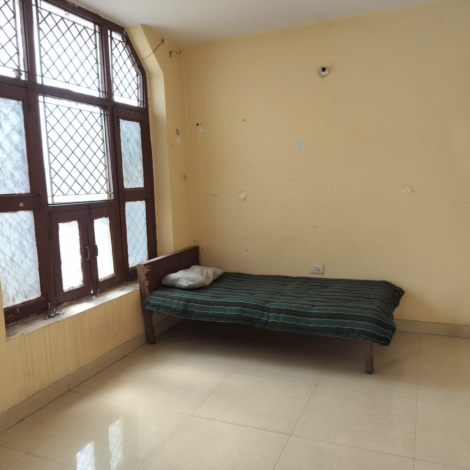 2.5 BHK Apartment For Rent in NCR Olympia