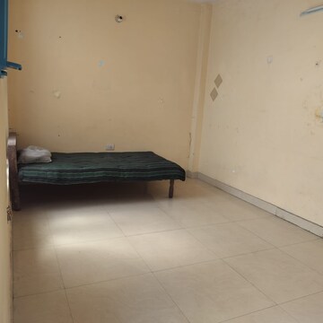 Room in 2.5 BHK Apartment at NCR Olympia, Sector 79 – for Rent