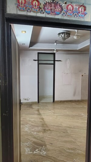 Room in 3 BHK Builder Floor at Shakti Khand Iii – for Sale