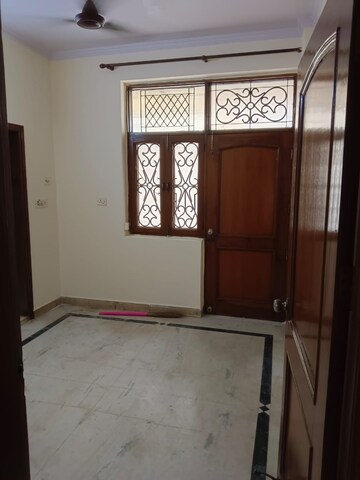 Room in 2 BHK Builder Floor at Lajpat Nagar 4 – for Rent