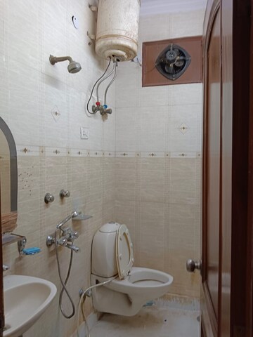 Bathroom in 2 BHK Builder Floor at Lajpat Nagar 4 – for Rent