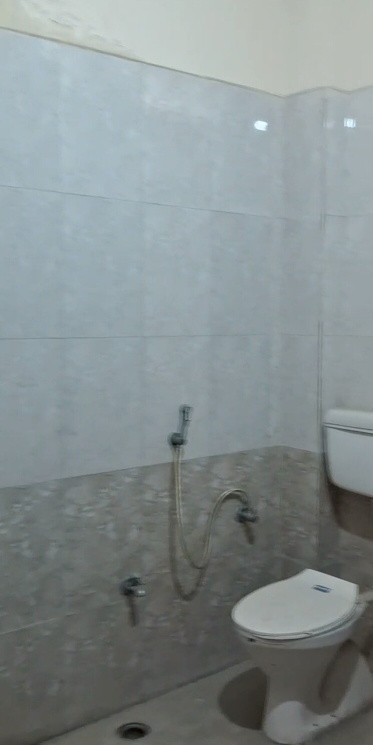 Bathroom, fasttrack-heavens-life 2 Bedroom 800 Sq.Ft. Apartment In Katara Hills Bhopal 8761088