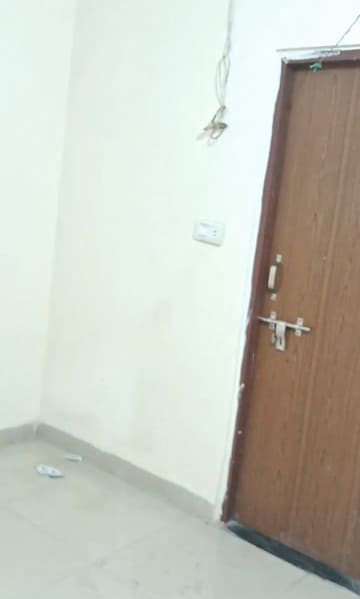 Room in 2 BHK Apartment at Fasttrack Heavens Life, Katara Hills – for Rent