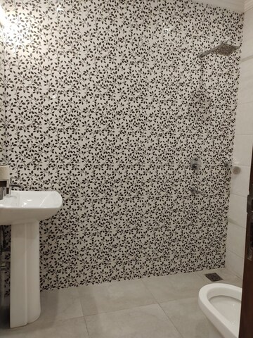 Bedroom in 3.5 BHK Builder Floor at Saket – for Rent