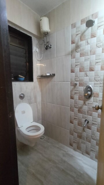 Master Bedroom in 2 BHK Apartment at Solitaire Heights, Malad West – for Rent