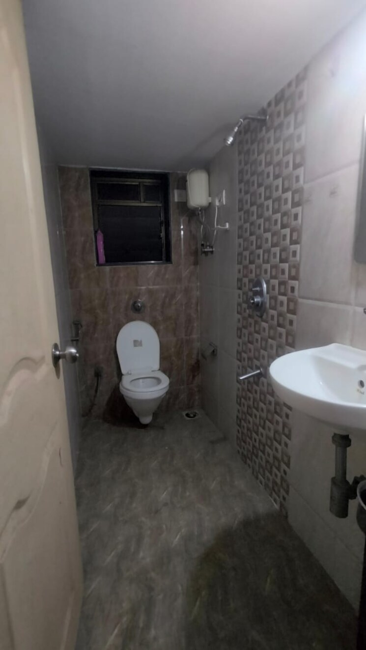 Bathroom, solitaire-heights 2 Bedroom 759 Sq.Ft. Apartment In Malad West Mumbai 8761087
