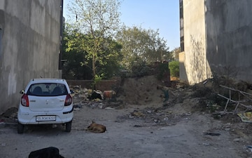 Plot For Sale in Sector 38