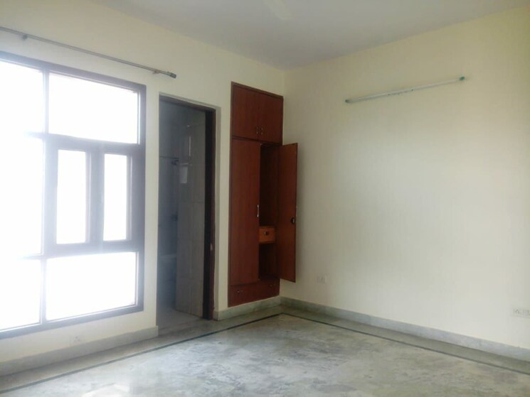 Room, sector 47 4 Bedroom 138 Sq.Yd. Independent House In Sector 47 Noida 8761137