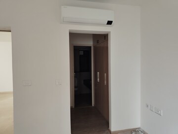 Room in 4 BHK Apartment at Birla Navya, Sector 63a – for Rent
