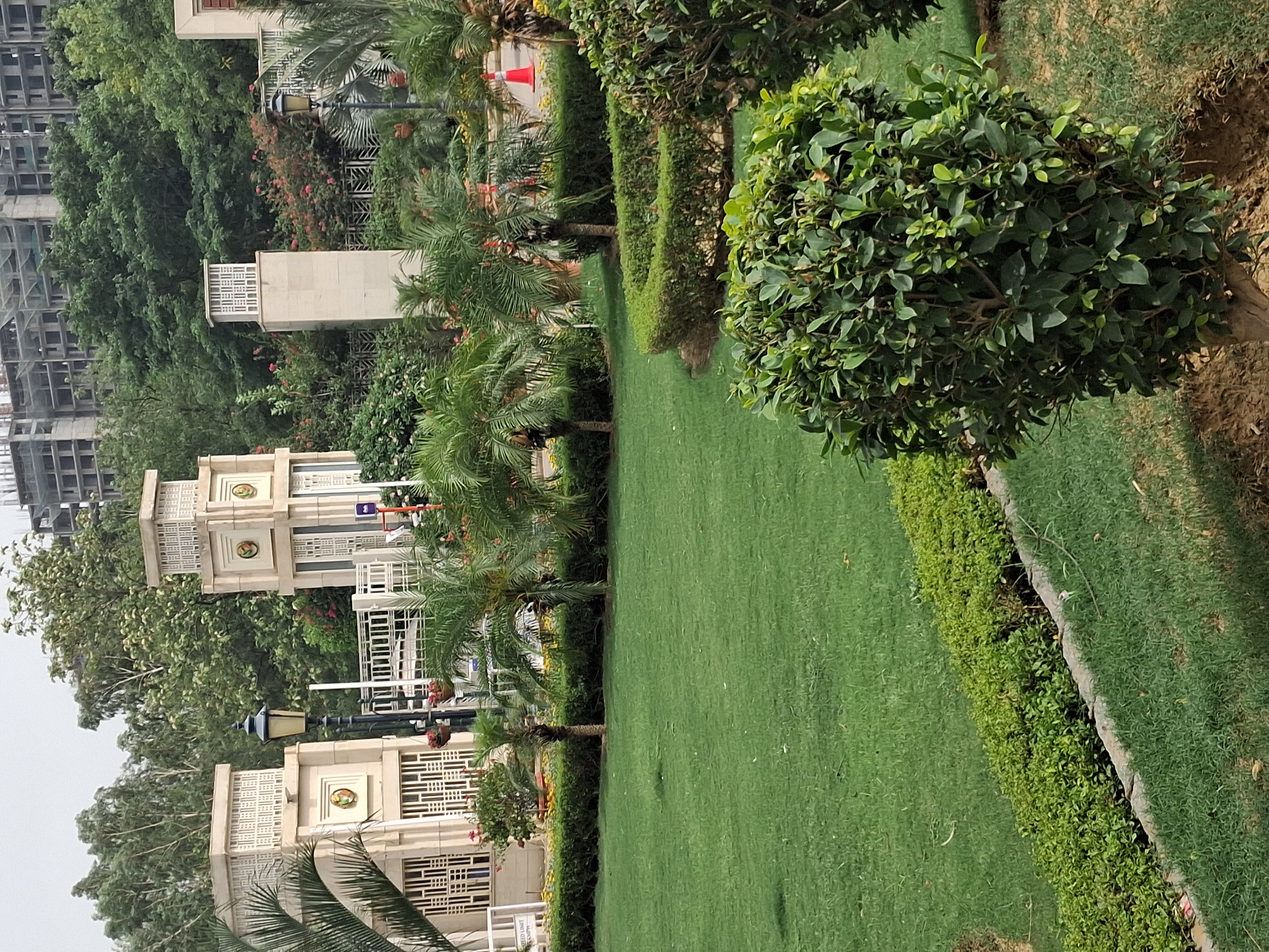 2.5 BHK + Extra Room 1093 Sq.Ft. Apartment in Central Park Lake Front Towers