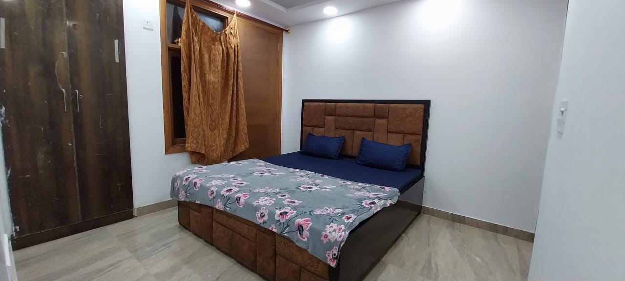 1 BHK + Pooja Room Apartment For Rent in Saket