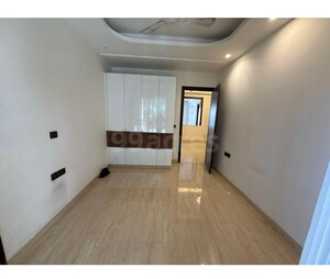 Room in 3 BHK Builder Floor at Pyramid Square 67A, Sector 67 – for Sale