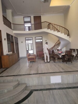 6+ BHK Villa – Exterior View View at Sector 50 - for Sale