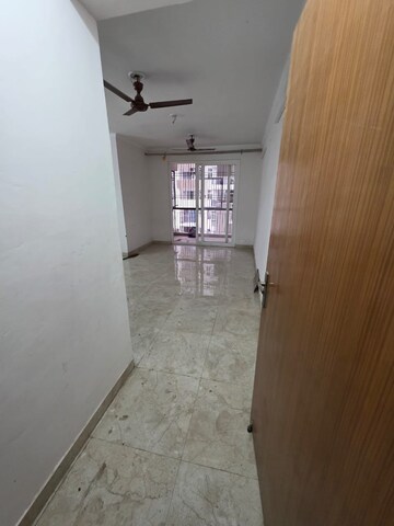Room in 2.5 BHK Apartment at Amrapali Leisure Park, Amrapali Leisure Valley – for Sale