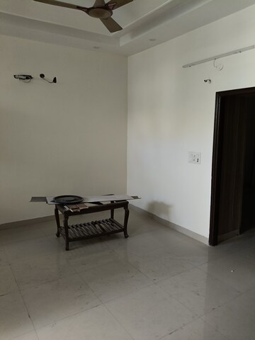 Room in 3 BHK Builder Floor at Guru Nanak Enclave, Dhakoli – for Sale