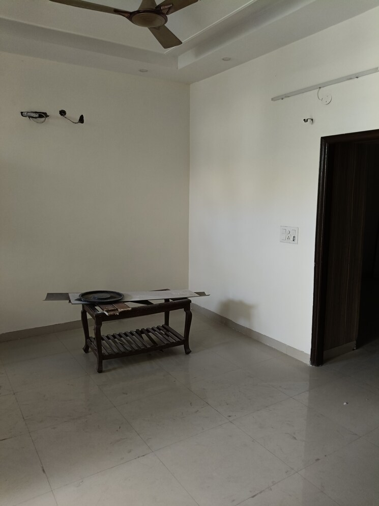 Room, guru-nanak-enclave 3 Bedroom 1000 Sq.Ft. Builder Floor In Dhakoli Zirakpur 8761229