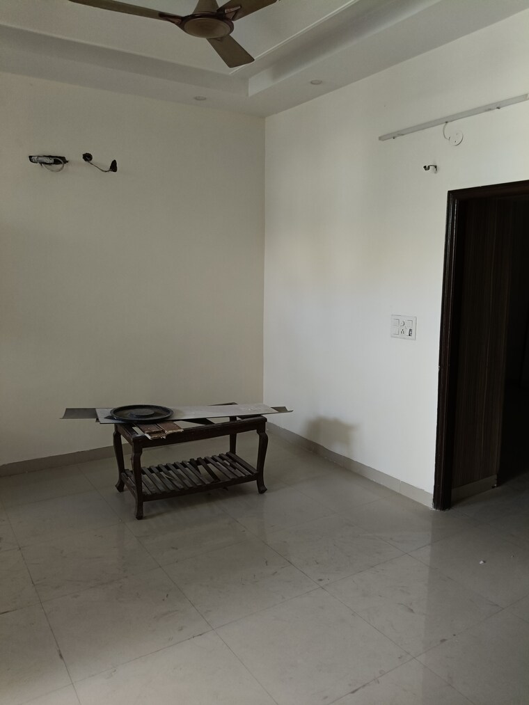 Room, guru-nanak-enclave 3 Bedroom 1000 Sq.Ft. Builder Floor In Dhakoli Zirakpur 8761229