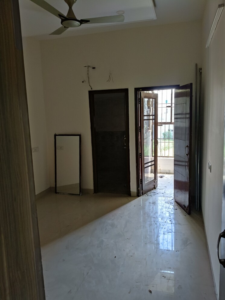 Room, guru-nanak-enclave 3 Bedroom 1000 Sq.Ft. Builder Floor In Dhakoli Zirakpur 8761229