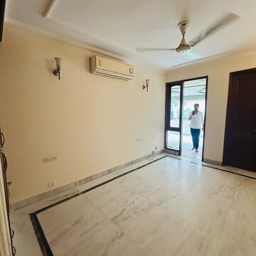 Room in 3 BHK Apartment at Ambience Island Lagoon, National Media Center – for Rent