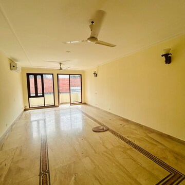 Room in 3 BHK Apartment at Ambience Island Lagoon, National Media Center – for Rent