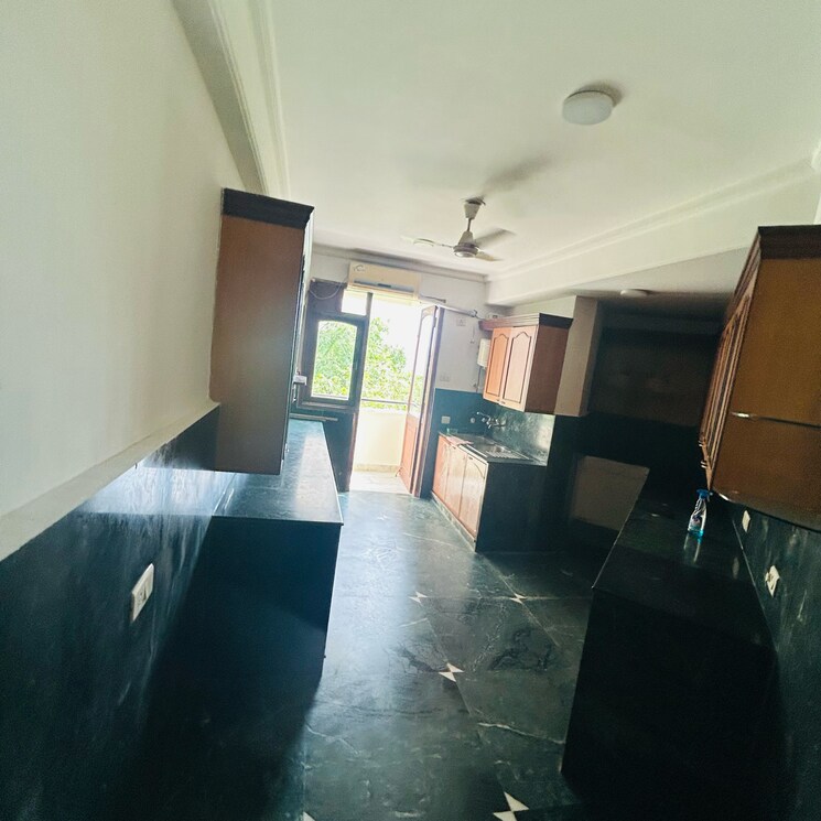 Team Area, ambience-island-lagoon 3 Bedroom 2610 Sq.Ft. Apartment In National Media Center Gurgaon 8761290