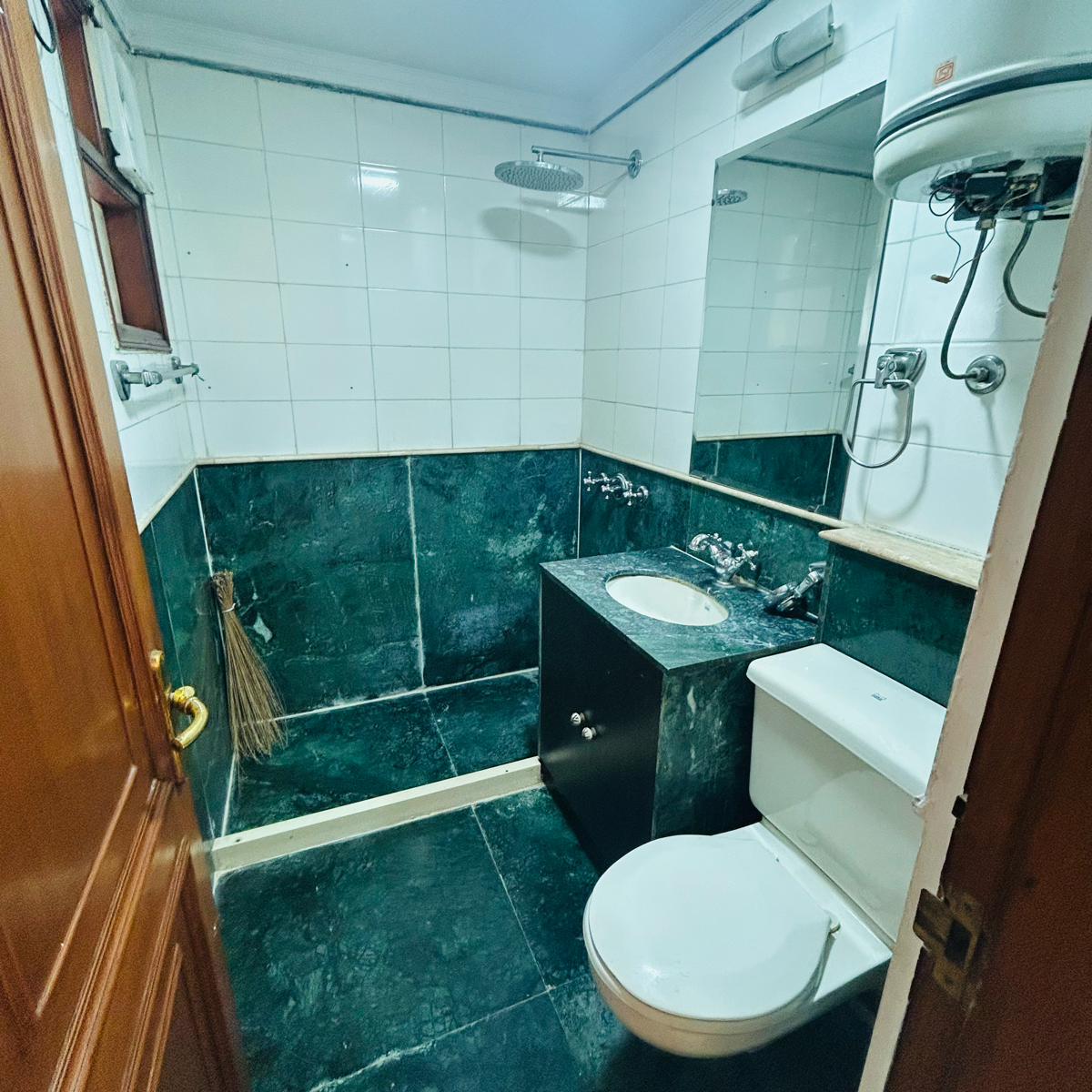 3 BHK + Pooja Room,Servant Room Apartment For Rent in Ambience Island Lagoon