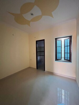Room in 2 BHK Independent House at Jankipuram Extension – for Sale