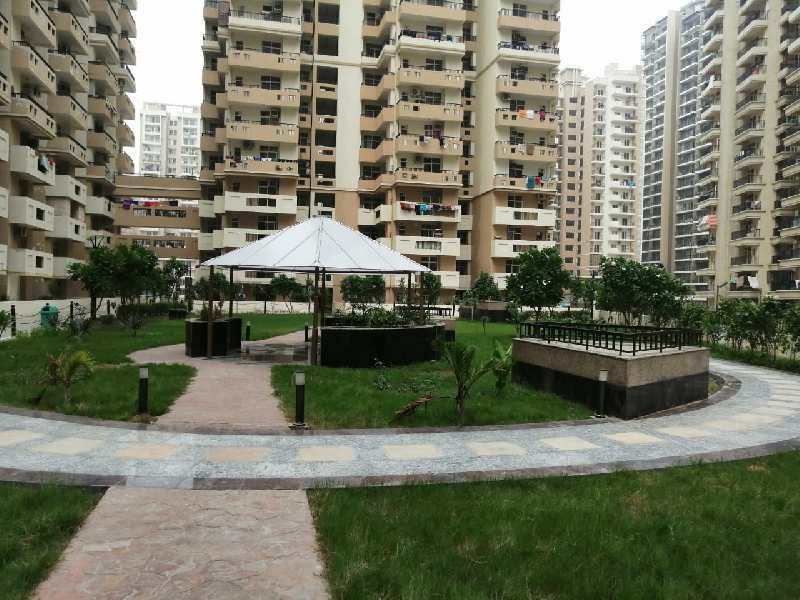 Plot For Sale in DLF Garden City Plots I