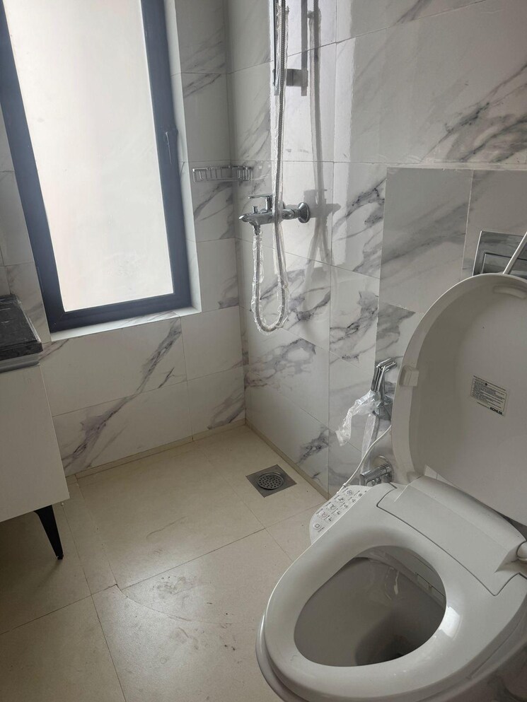 Bathroom, risland-the-icon 3 Bedroom 1000 Sq.Ft. Apartment In Dhokali Thane 8761365