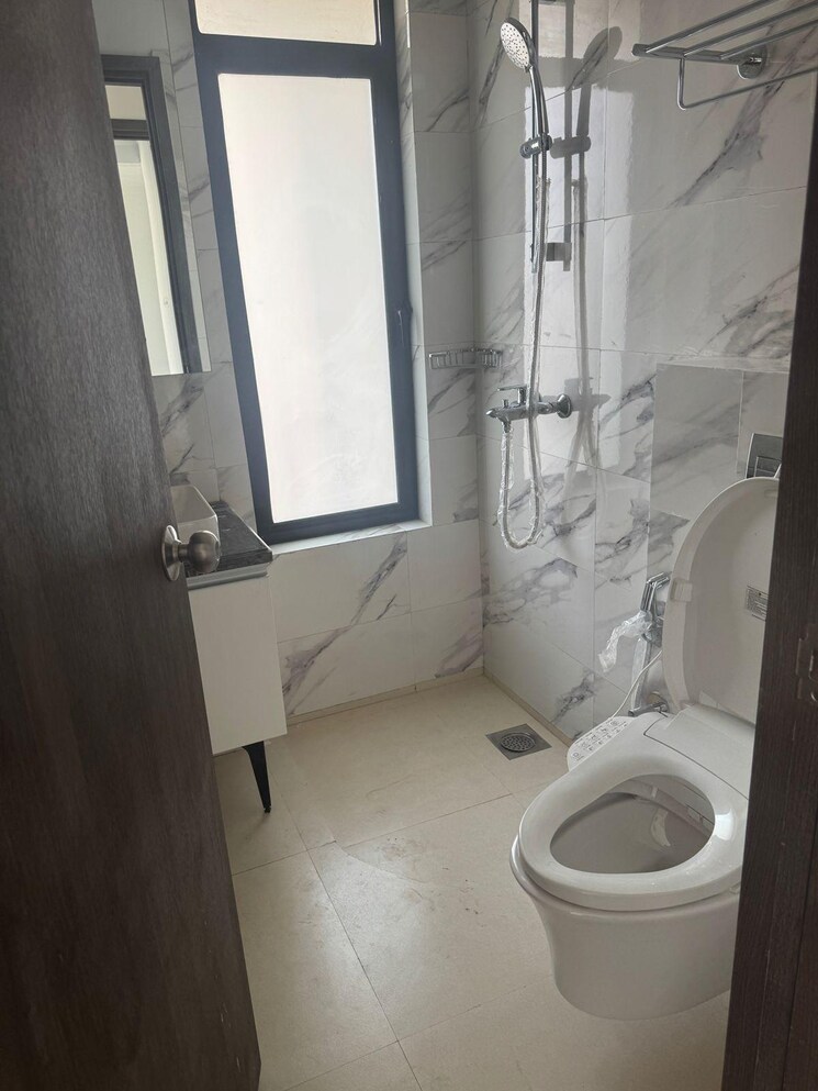 Bathroom, risland-the-icon 3 Bedroom 1000 Sq.Ft. Apartment In Dhokali Thane 8761365