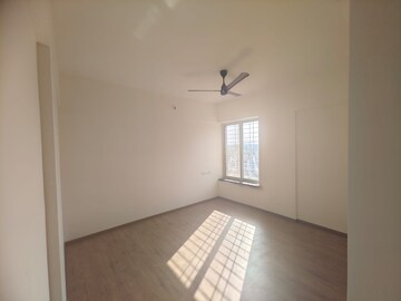Room in 3 BHK Apartment at Engineers IOS, Tathawade – for Rent