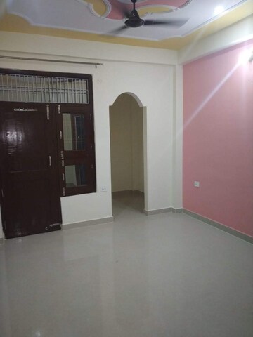 Room in 2 BHK Builder Floor at Kamta – for Rent