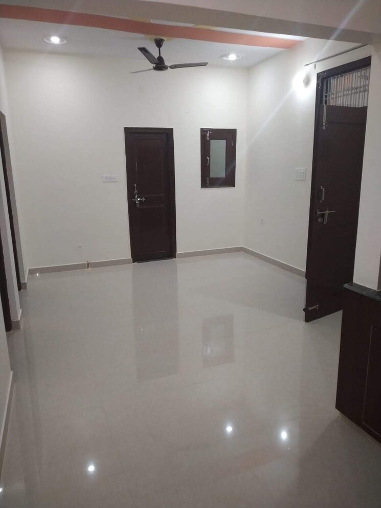 Room, kamta 2 Bedroom 1800 Sq.Ft. Builder Floor In Kamta Lucknow 8761502