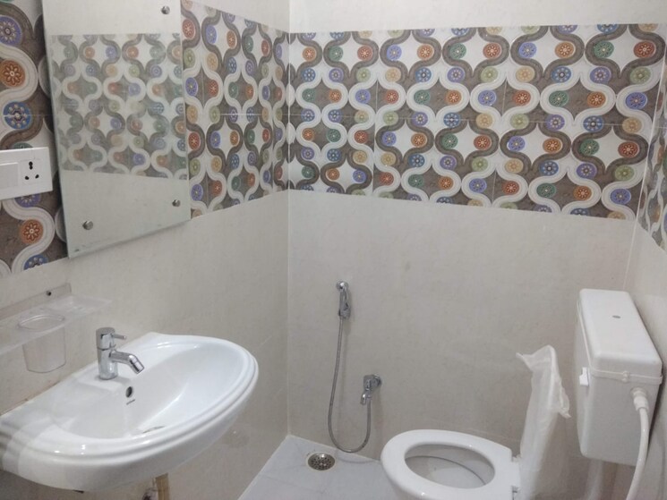 Bathroom, kamta 2 Bedroom 1800 Sq.Ft. Builder Floor In Kamta Lucknow 8761502