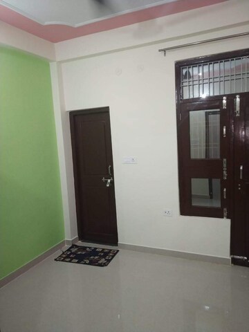 Room in 2 BHK Builder Floor at Kamta – for Rent