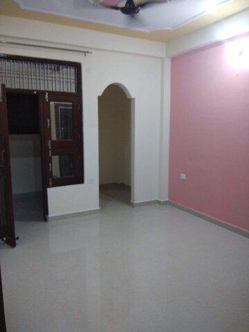 Room in 2 BHK Builder Floor at Kamta – for Rent